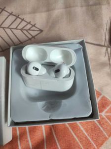 Premium Wireless Earbuds(white colour)