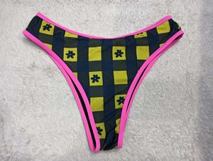 Cute Gingham♥️❤️ Flower Thong Panty
