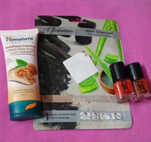 Himalaya Scrub, Glimmer Mask & 2 Nail polish
