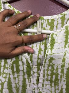 Green &amp; White Printed Kurta Set