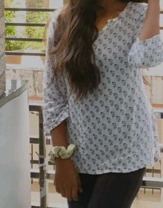 Chic Floral Print Top