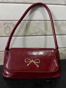 Chic Red Bow Accent Shoulder Bag