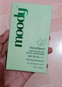 Moody Acne xpert mattifying dry touch sunscreen