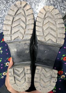 Black Fur Trim Boots