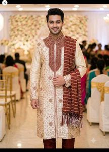 Men's Embroidered Kurta with Shawl.