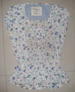 🌸 PEPE Jeans London – White &amp; Blue Floral Top