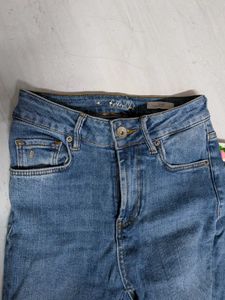 Unique Crocheted Hem Jeans