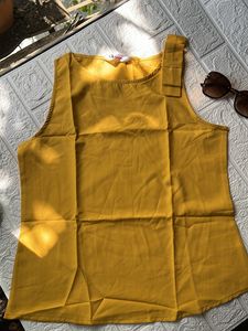 Mustard formal top