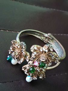Exquisite Embellished Bracelet