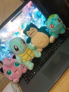 4 pokemon keychain set