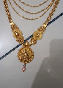 Elegant Gold Necklace and Earring Set