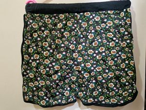 Women's Shorts 2 Nos
