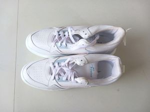 Footox Women Sneakers....Size-- 8 (41)