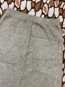 Elegant Grey Knit Midi Skirt