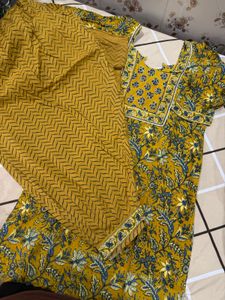 Mustard Floral Print Kurta Set😍