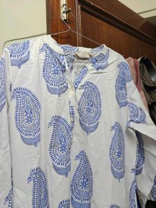 Utsa White &amp; Blue Paisley Kurta
