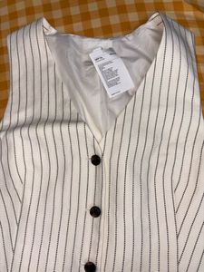H&amp;M Button-Up Vest