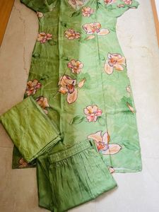 Beautiful Green Floral Kurta Set