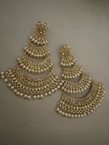 Elegant Gold Dangle Earrings with Pearls