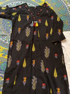 Black Floral Embroidered Kurti Set