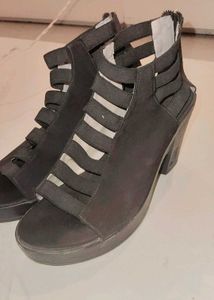 Stylish Black Gladiator Wedge Sandals