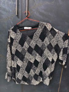 Chic Geometric Print Top