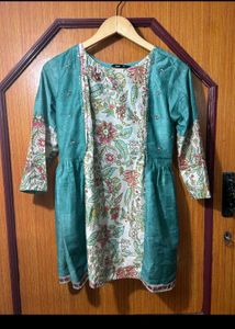 Combo Of 3 Tops And Sandal's.