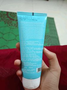 Dot And Key Barrier Repair Facewash