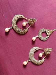 Elegant Pearl &amp; Crystal Hoop Earrings n mang tika