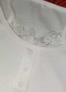 Chic Lace Trim Ribbed Top