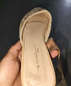Elegant Embellished Flat Shoes