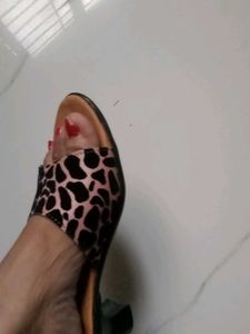 Tiger Print Black And Tan Colour Medium Heel
