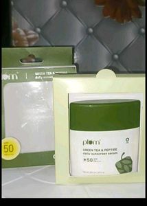 Plum Green Tea &amp; Peptide Daily Sunscreen Serum