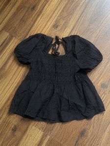 Chic Black Puff Sleeve Top