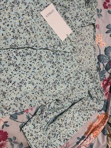 Floral top  With Tag