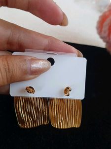 Chic Gold Square Textured Earrings
