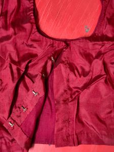 4 Blouses + 1 Petticoat Set – Women’s Saree Wear