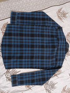 Men's Blue Plaid Button-Down Shirt