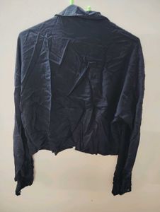 Black Cropped Button-Up Shirt🌼