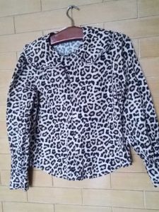 H&amp;M Leopard Print Blouse - Classic Collar