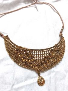 Elegant Gold-Tone Necklace and Earring Set