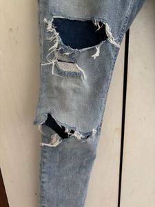 Light Wash Ripped Jeans