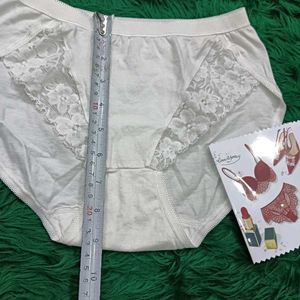 White 🫴🏻🎁Lace Briefs