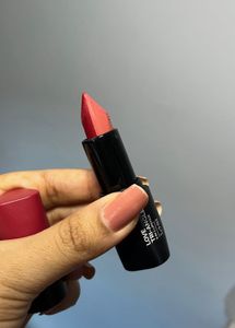 staze 9to9 triangle lipstick
