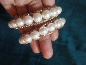 Elegant Pearl &amp; Gold Bangles Set 4 pic