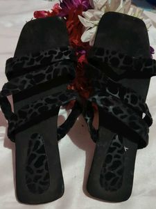 Stylish Black Leopard Print Flats