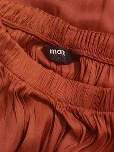 women solid pleated long skirt