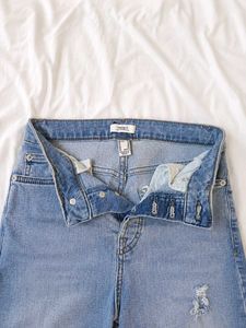 Forever 21 Light wash Distressed Jeans