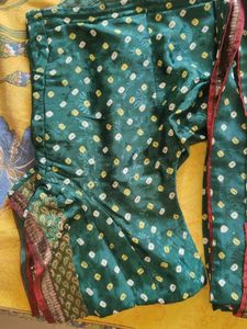 Bandini print Green Saree with Blouse