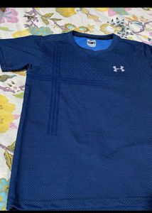 Under Armour Active wear Blue T-Shirt